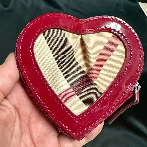 Authentic Vintage Burberry Heart Shape Coin case - Picture 8 of 11